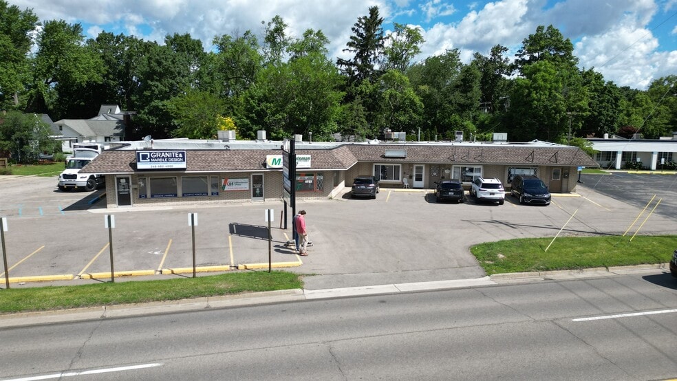 More Photos Of 2474-2486 Orchard Lake Rd, Keego Harbor Unknown For Lease