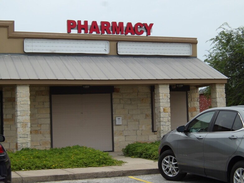 More Photos Of 707 W Sesame Dr, Harlingen Office For Sale
