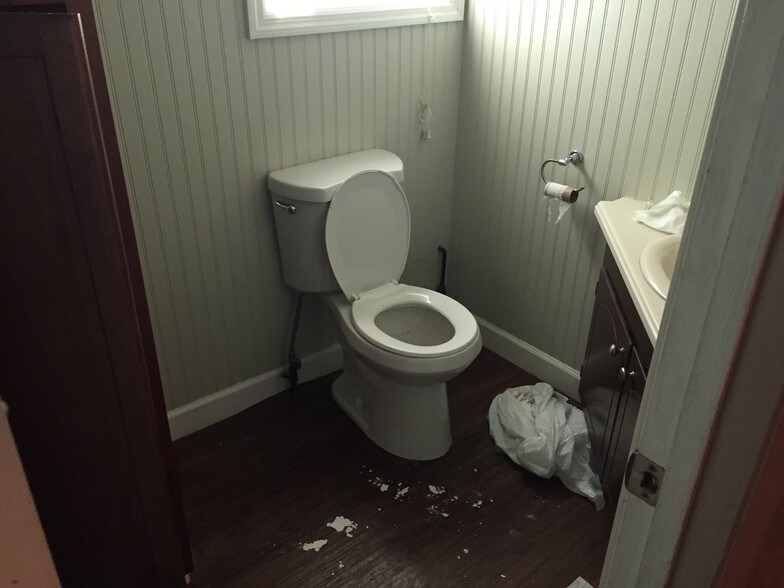 More Photos Of 3201 Crill Ave, Palatka Convenience Store For Sale