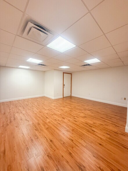 More Photos Of 3030-3050 NW 82nd Ave, Miami Showroom For Lease