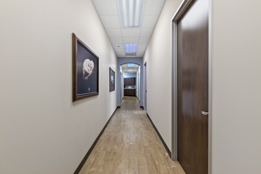 More Photos Of 7790 W Grand Pky, Richmond Medical For Lease