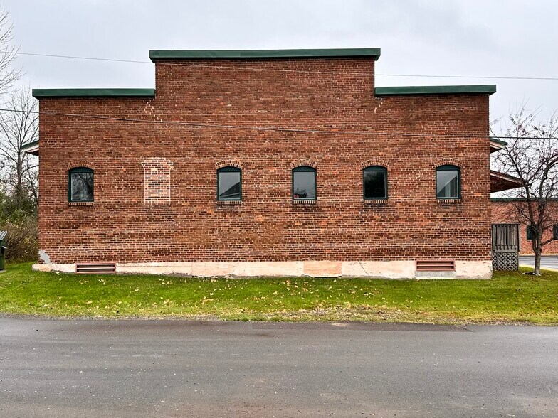 More Photos Of 118 3rd St E, Ashland Office For Sale