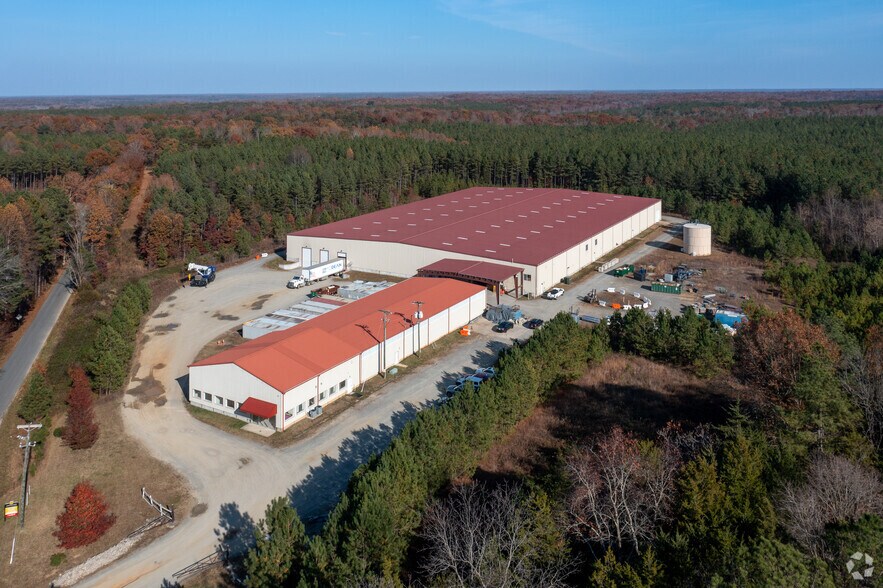 More Photos Of 16517 Bull Church Rd, Woodford Warehouse For Lease