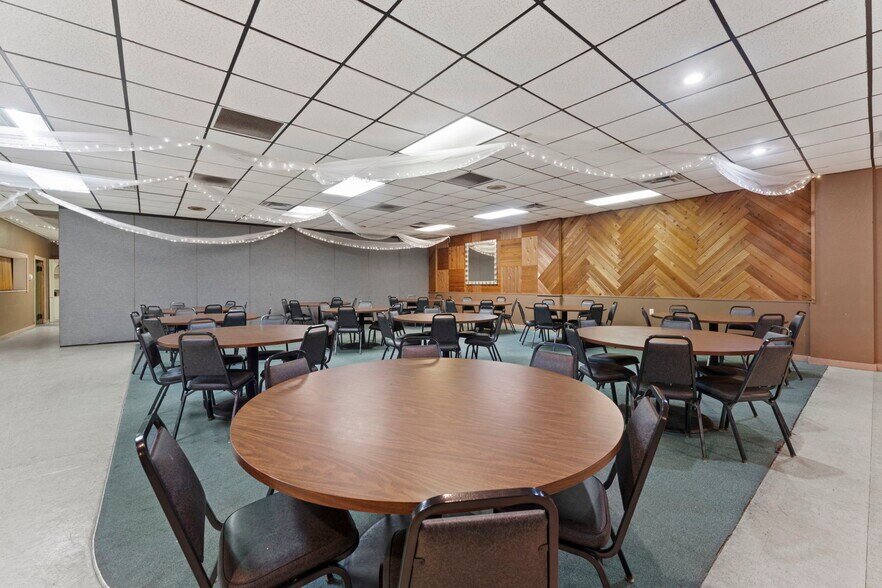 More Photos Of 118 Railroad Ave NE, Mora General Retail For Sale