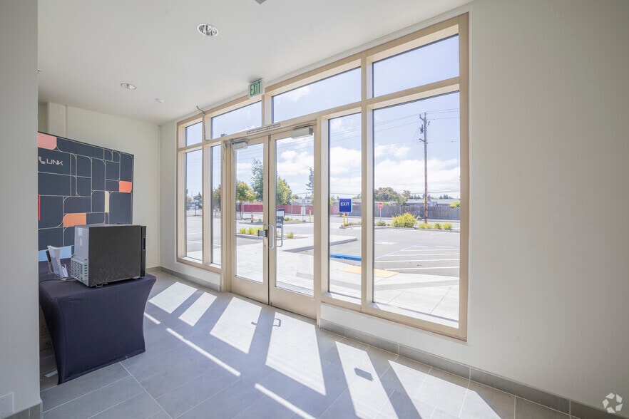 More Photos Of 2380 Williams St, San Leandro Warehouse For Lease