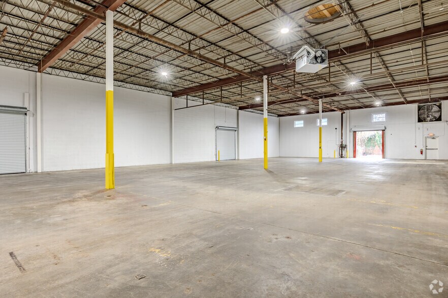 More Photos Of 3350 Hamilton Blvd SW, Hapeville Manufacturing For Sale