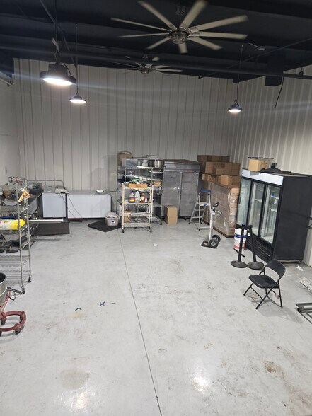 More Photos Of 60 E Wakea Ave, Kahului Warehouse For Lease