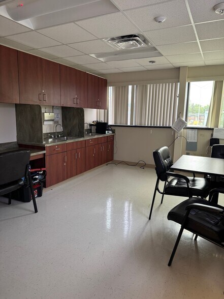 More Photos Of 2735 E Tudor Rd, Anchorage Medical For Lease