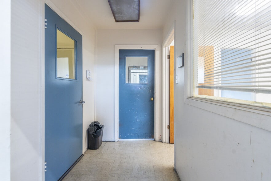 More Photos Of 320 Victory Ave, South San Francisco Warehouse For Lease