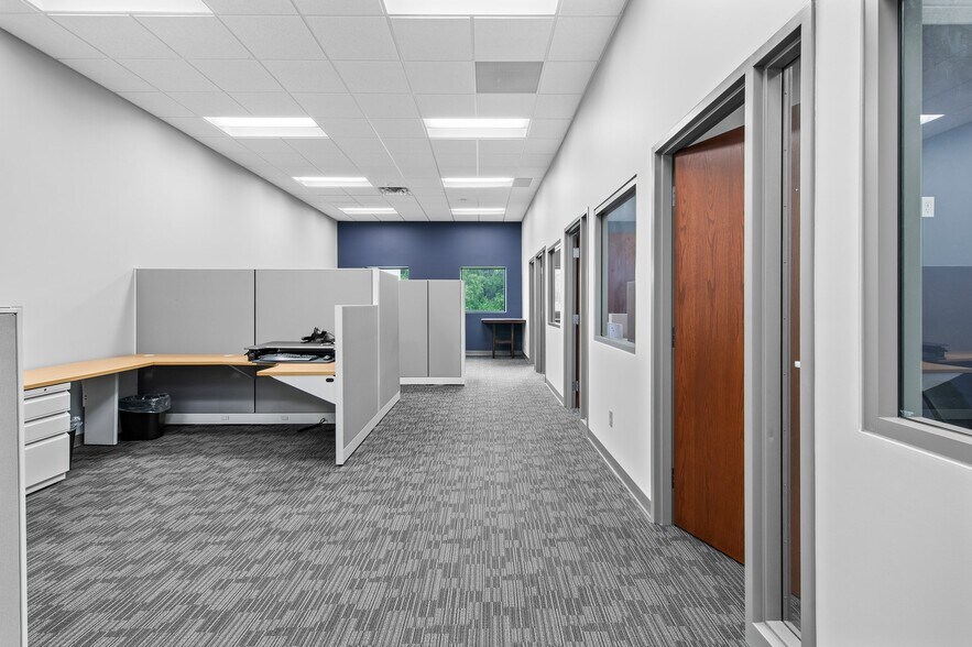 More Photos Of 940 S Hastings Ave, Saint Paul Park Office For Sale