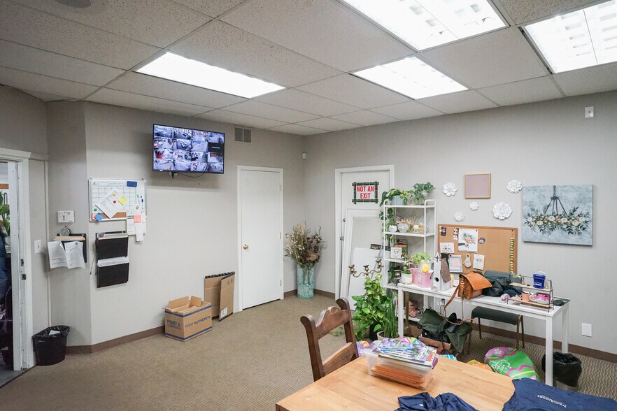 More Photos Of 1302-1310 9th St, Modesto Storefront For Sale