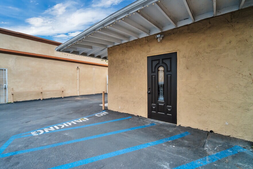 More Photos Of 1830 Rosecrans ave, Gardena Flex For Lease