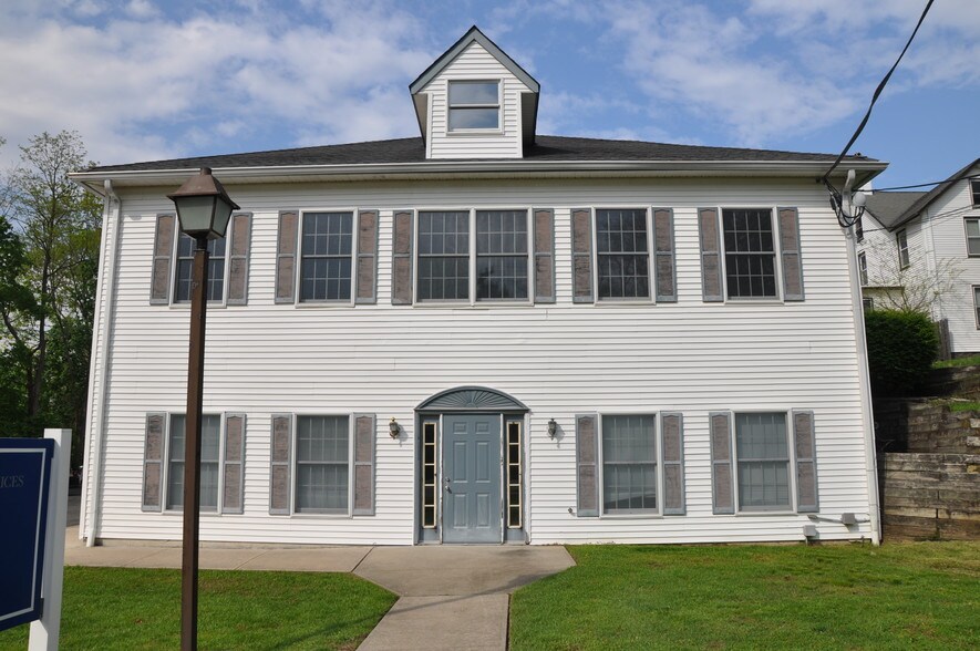 Primary Photo Of 5 Ravine Dr, Matawan Medical For Lease