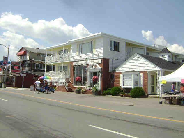 More Photos Of 75 Ocean Blvd, Hampton Hotel For Sale