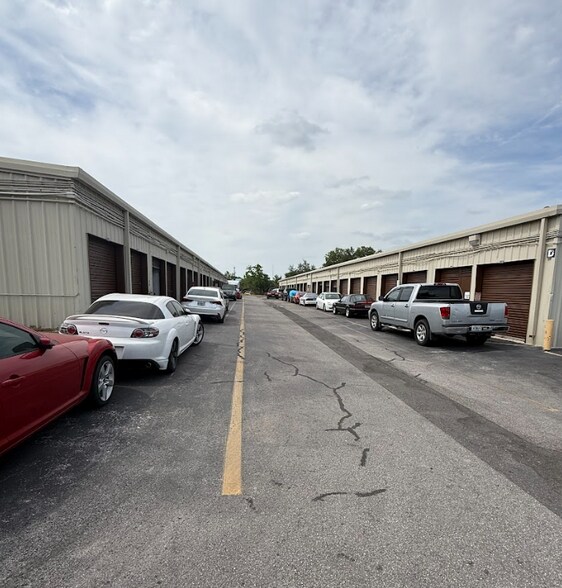 More Photos Of 4211 N Orange Blossom Trl, Orlando Self Storage For Lease