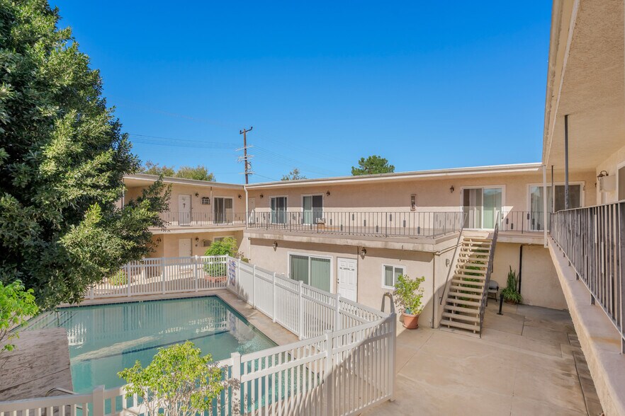 Primary Photo Of 7000 Etiwanda Ave, Reseda Apartments For Sale