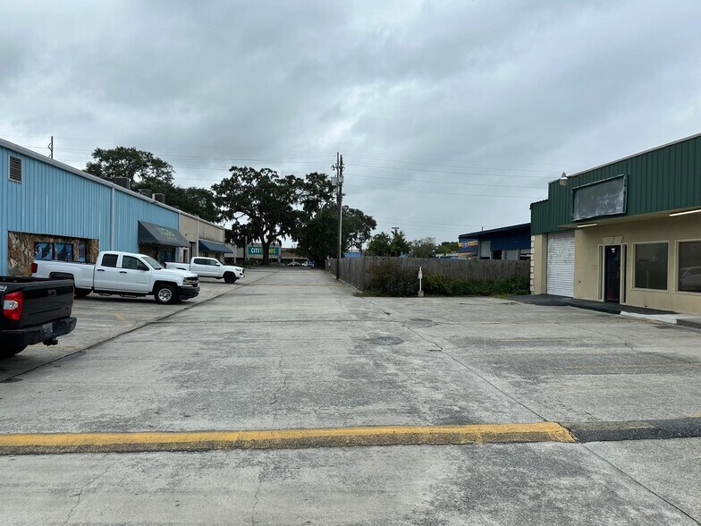 More Photos Of 66 W Montgomery Cross Rd, Savannah Warehouse For Sale