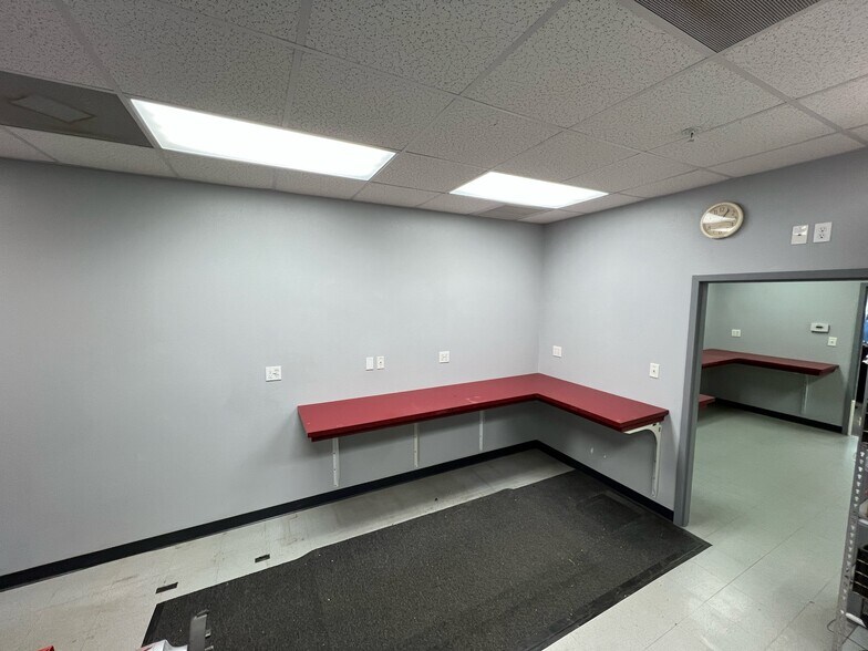 More Photos Of 7270 114th Ave, Largo Distribution For Sale