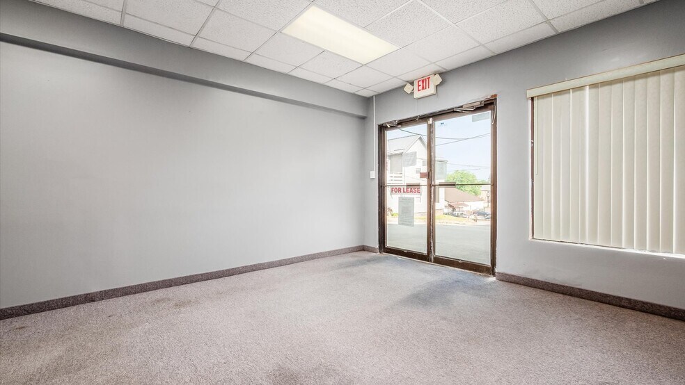More Photos Of 927 Wheeling Ave, Cambridge Medical For Sale
