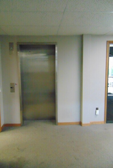 More Photos Of 509 Stillwells Corner Rd, Freehold Medical For Lease
