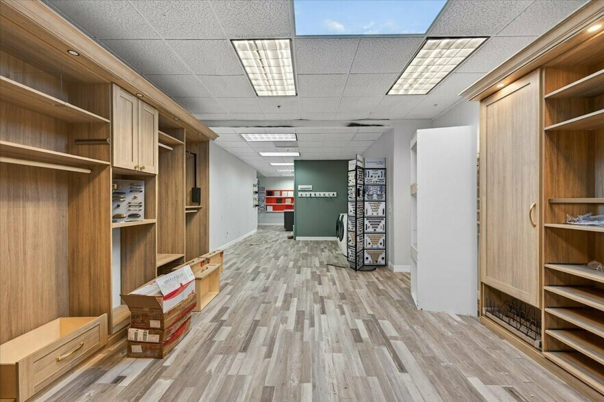 More Photos Of 2695 N Fowler Ave, Fresno Light Distribution For Lease