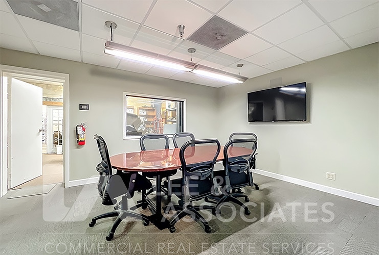 More Photos Of 770 W Bay St, Winter Garden Flex For Lease