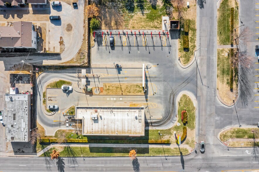 More Photos Of 3825 W Maple St, Wichita Carwash For Sale