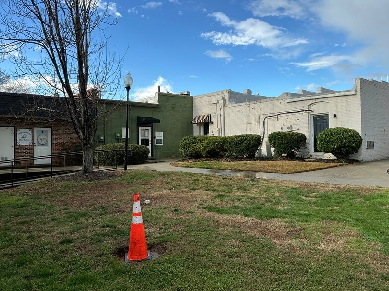 More Photos Of 124 Confederate St, Fort Mill Storefront For Sale