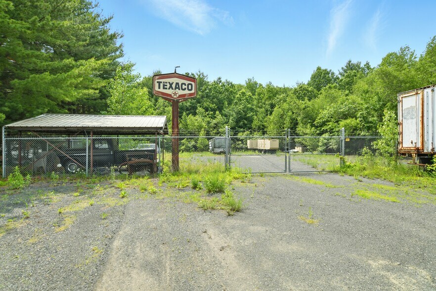 More Photos Of 962 Southampton Rd, Westfield Warehouse For Sale