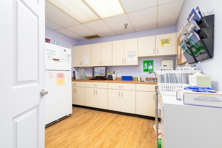 More Photos Of 3045 Pennsylvania Ave, Weirton Medical For Sale