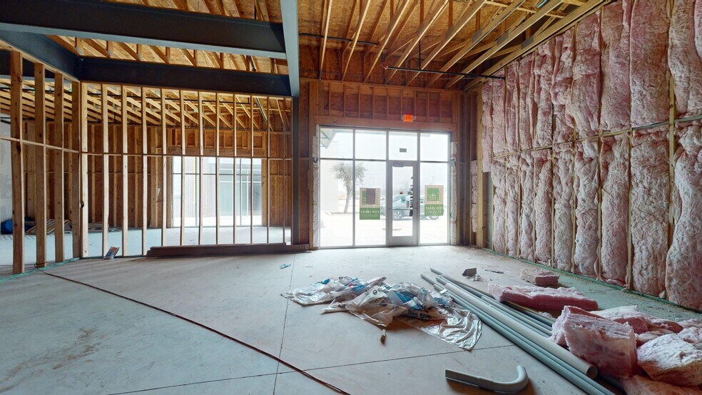 More Photos Of 821 W New Hope Dr, Cedar Park Storefront Retail Office For Sale