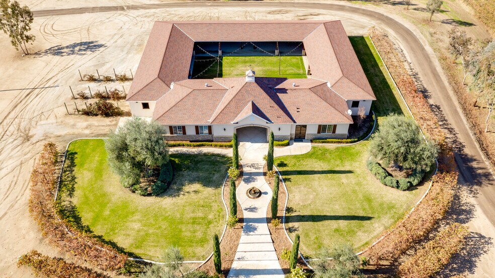 More Photos Of 16073 Highway 65, Bakersfield Winery Vineyard For Sale