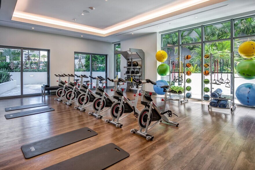 More Photos Of 86 SW 8th St, Miami Apartments For Lease