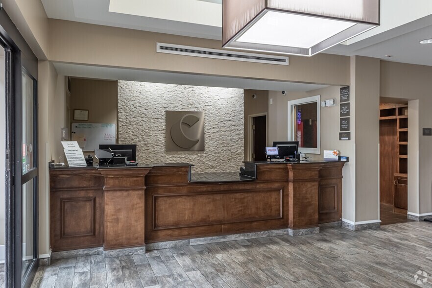 More Photos Of 3620 Camden Rd, Pine Bluff Hotel For Sale