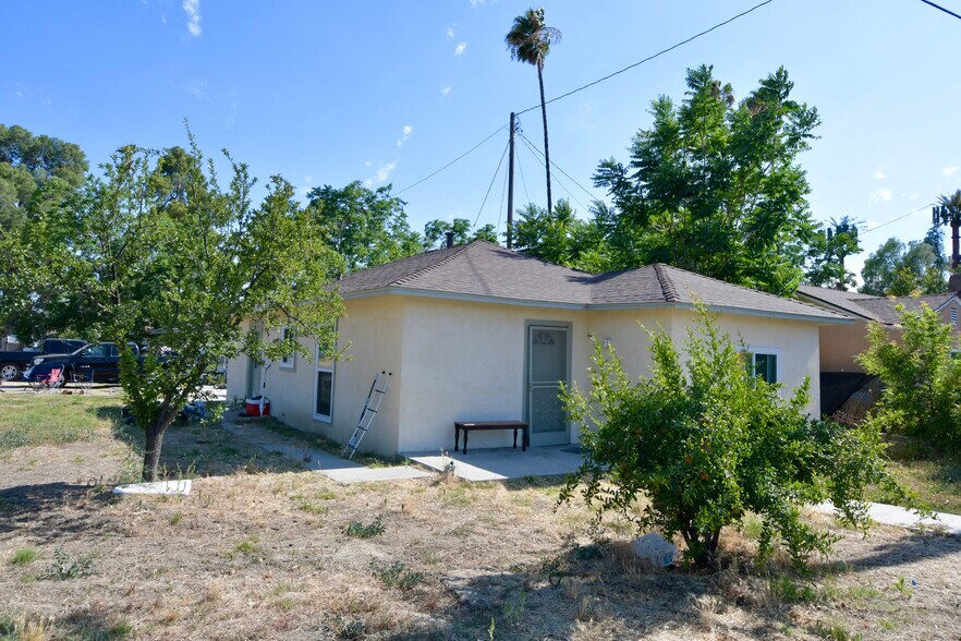 More Photos Of 43763-43789 State Highway 74, Hemet Apartments For Sale
