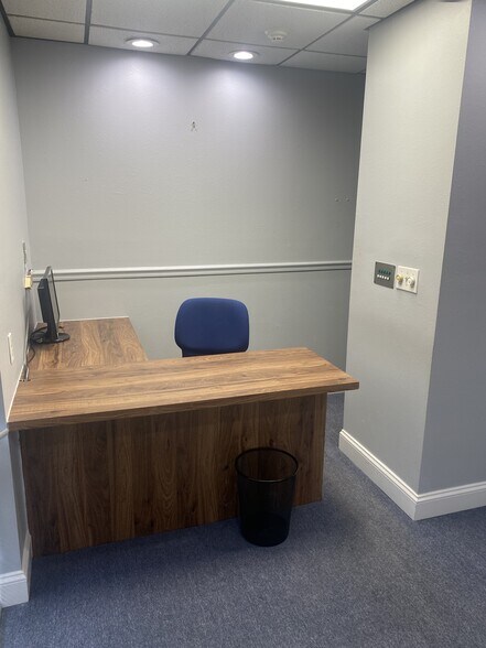 More Photos Of 2595 Tampa Rd, Palm Harbor Office For Lease