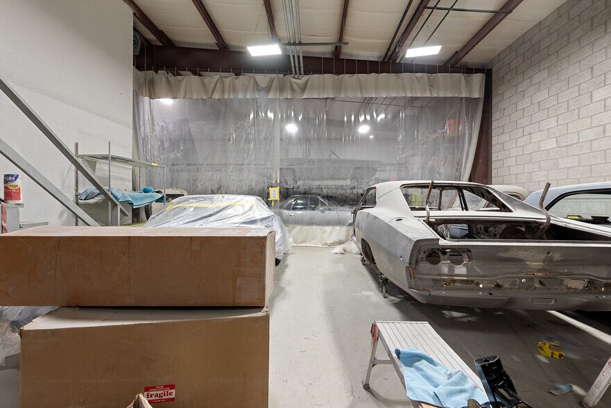 More Photos Of 105 Wilmont Dr, Waukesha Light Manufacturing For Sale