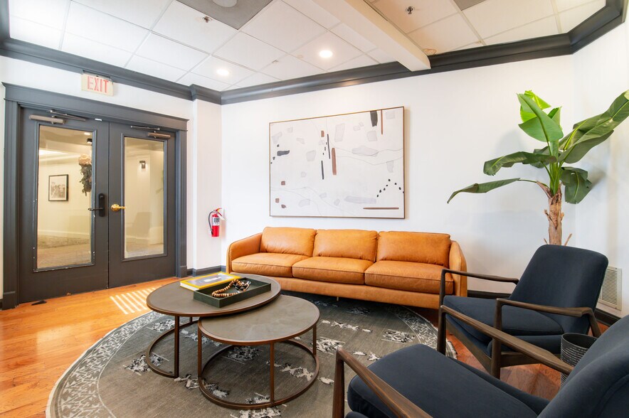 More Photos Of 442 W Kennedy Blvd, Tampa Office For Lease