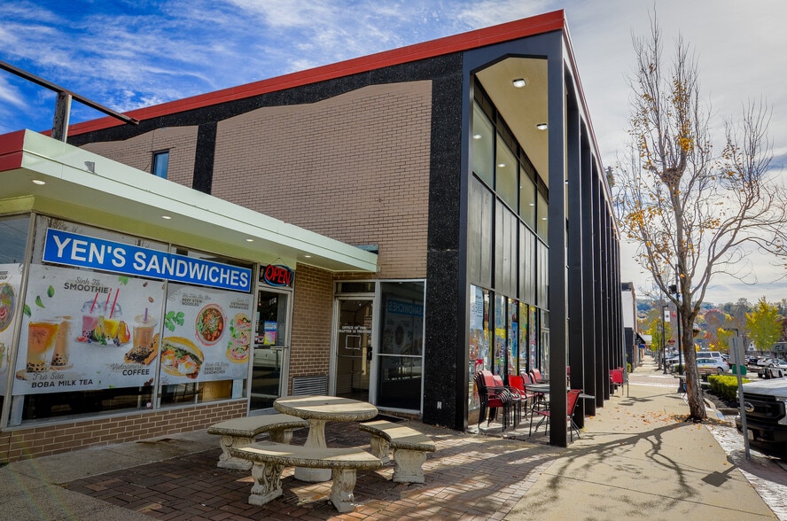 More Photos Of 600 D St, South Charleston Office For Lease