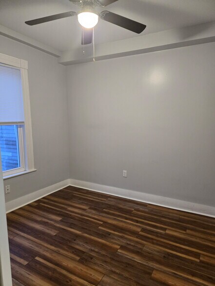 More Photos Of 12 Middle St, Lancaster Storefront Retail Residential For Sale