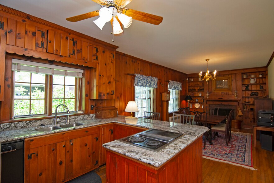 More Photos Of 8789 Seneca Trail South, Ronceverte Office For Sale