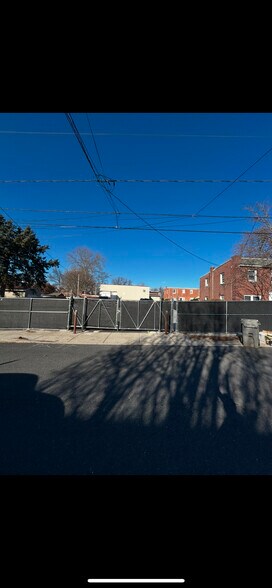 More Photos Of 932 High St, Lancaster Light Manufacturing For Lease