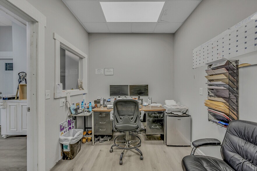 More Photos Of 515 Wyoming Ave, Scranton Flex For Sale