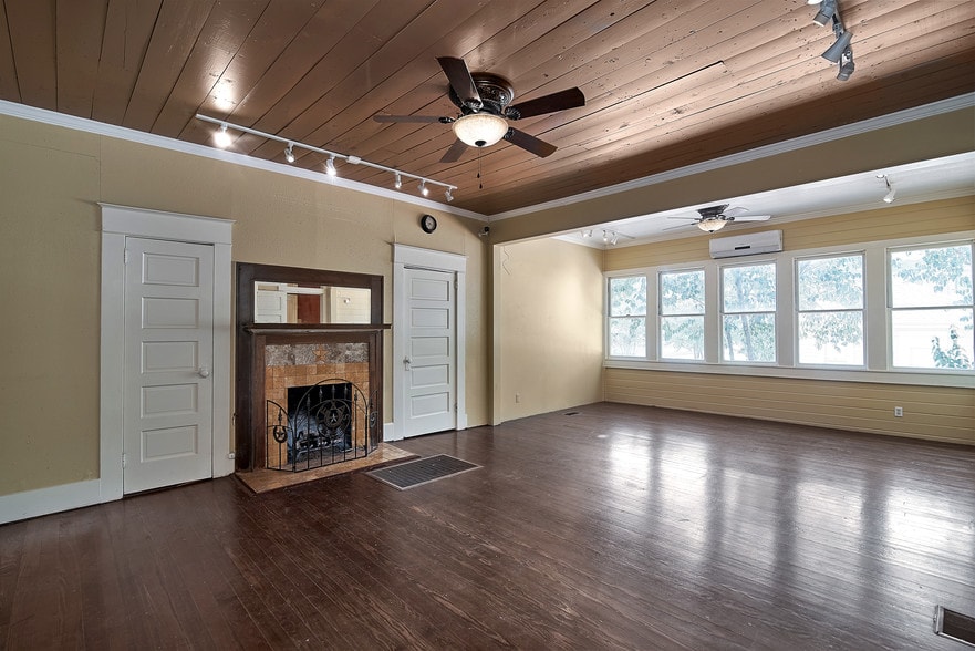 More Photos Of 1008 S Rock St, Georgetown Office Residential For Sale