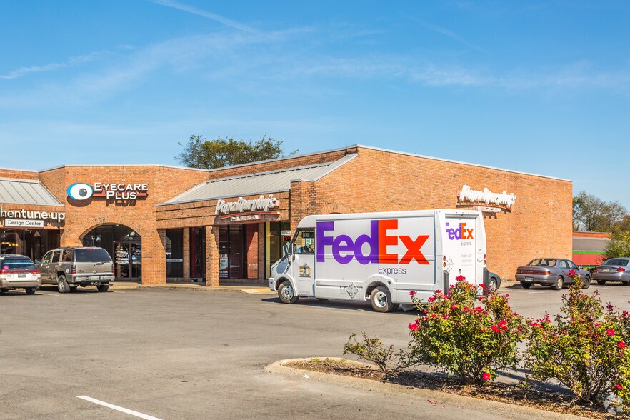 More Photos Of Main St @ Main St., Hendersonville Unknown For Lease