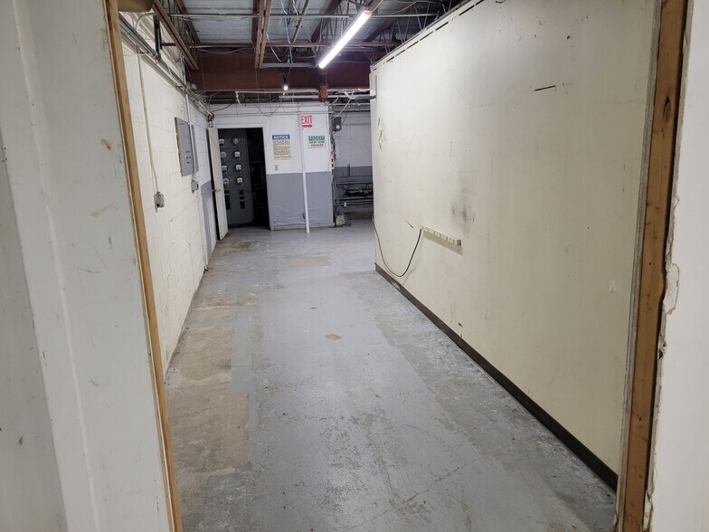 More Photos Of 178-190 Cedar Hill St, Marlborough Industrial For Lease