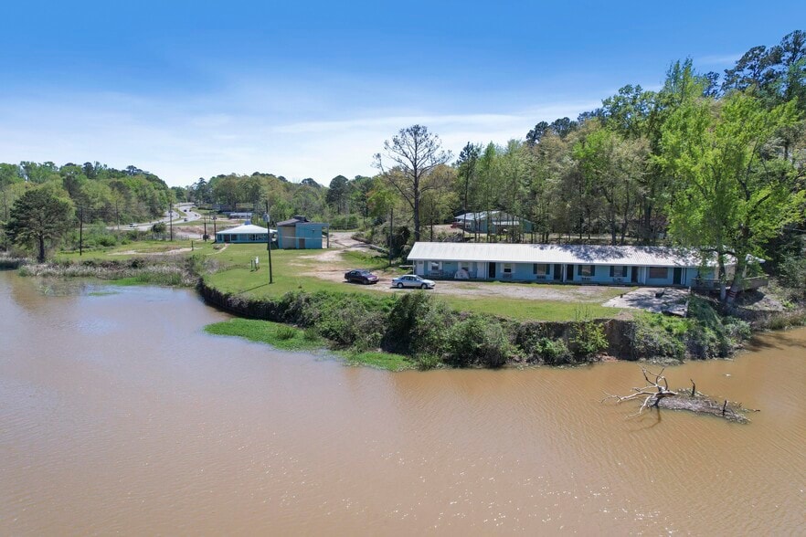 More Photos Of 1010 N Eufaula Ave, Eufaula Hotel For Sale