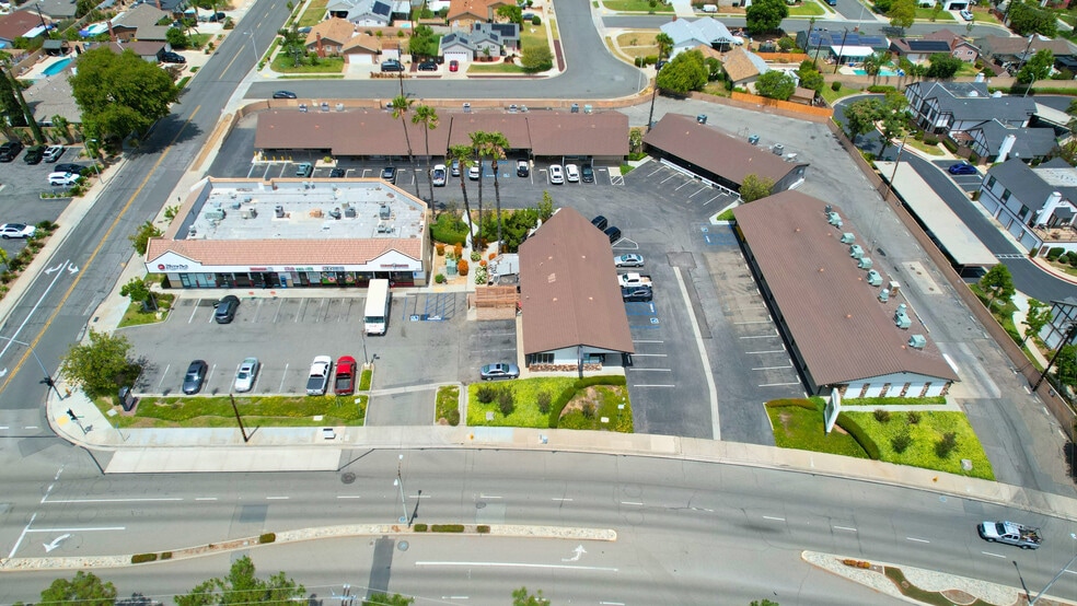 More Photos Of 901 E Yorba Linda Blvd, Placentia Storefront For Sale