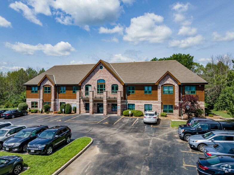 More Photos Of 1035 W Glen Oaks Ln, Mequon Medical For Lease