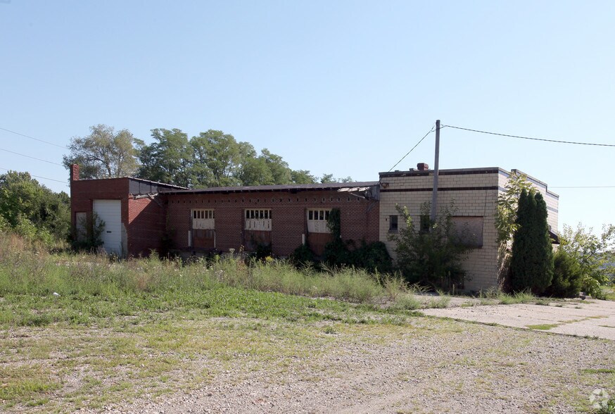 More Photos Of 1500 E 32nd St, Anderson Truck Terminal For Sale